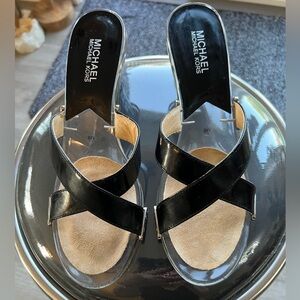 MICHAEL KORS 9M SEXY LUCITE 🔥‼️GORGEOUS